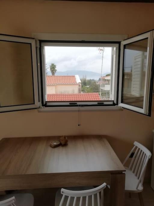 Nikolas Apartment. Aktaio Rio Patra Buitenkant foto